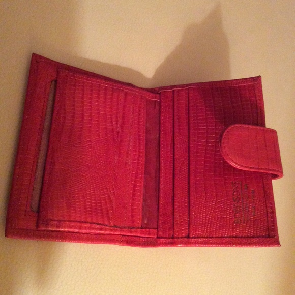 Robinson’s Small Red Animal Texture Leather Wallet - Picture 3 of 6